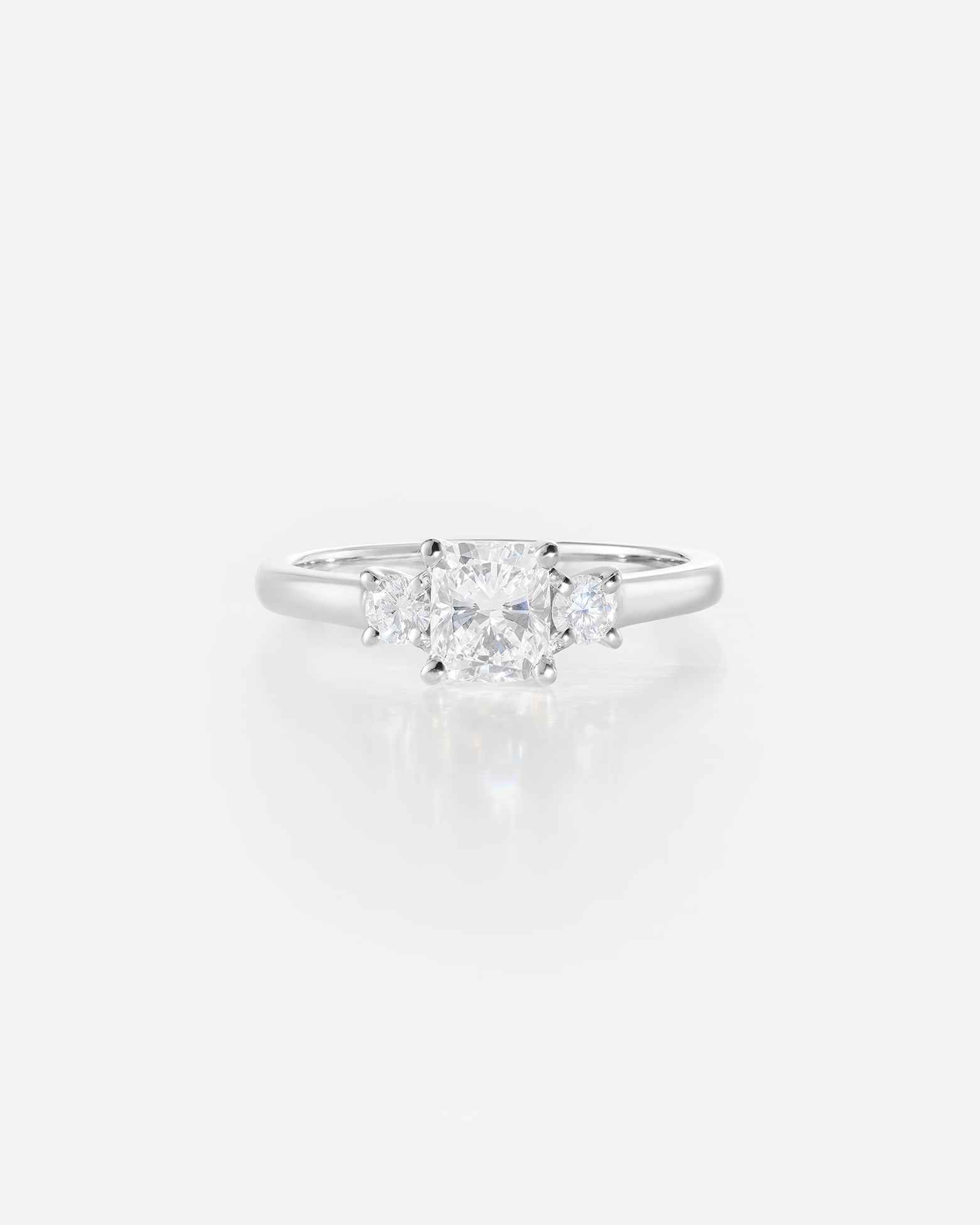 Diamant taille coussin 0,70ct | Or blanc 750 ‰